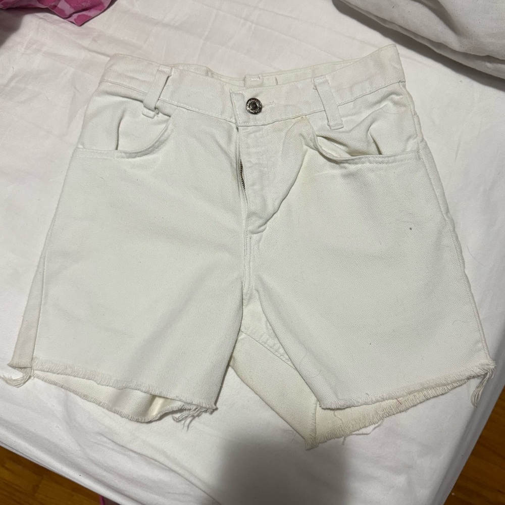 LN — Vintage Raw Hem Denim Shorts — Levi’s